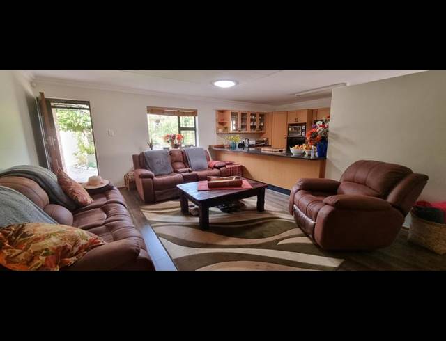 3 BEDROOM HOUSE FOR SALE IN FRAAIUITSIG